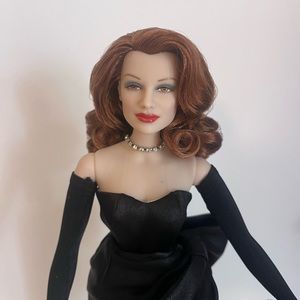 ❤️🖤RITA HAYWORTH as GILDA, 14.5” Vinyl Fashion Doll. FAO SCHWARTZ. EUC. ❤️🖤